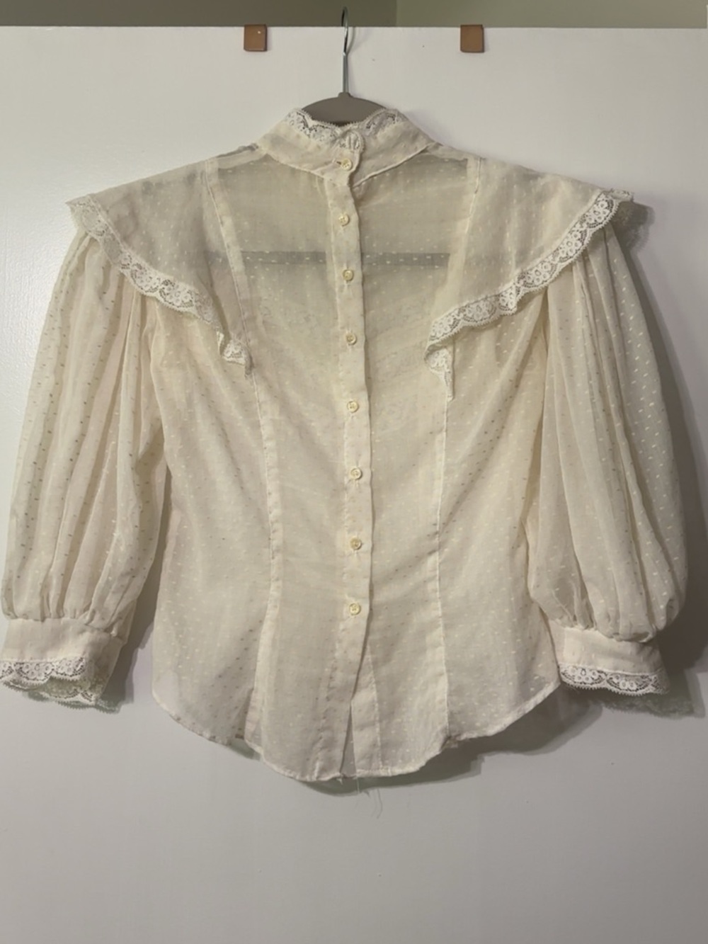Gorgeous Vintage Lace Ruffle Blouse